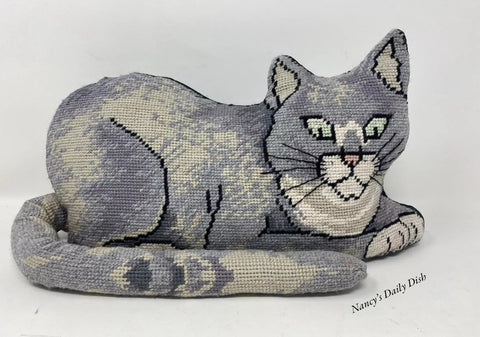 Vintage / Antique Figural Shaped Needlepoint Tabby š Cat Pillow / Doorstop