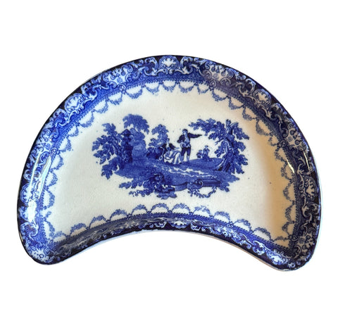 Rare! 1906 Romantic Courting Scene Blue & White Transferware Lg Crescent Plate Royal Doulton