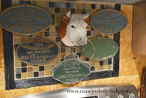 Vintage Brown & White Hereford Bull Head Wall Pocket Hanging Planter