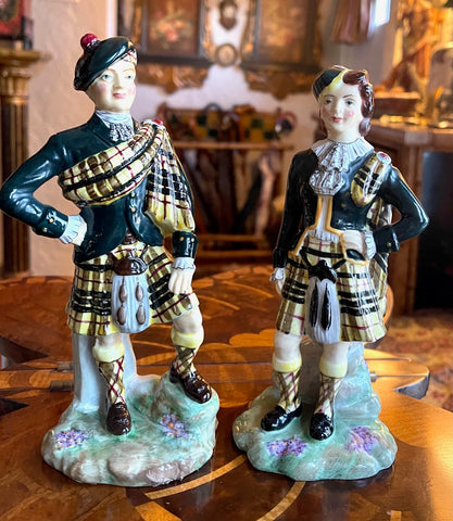 Vintage Radnor of England Scottish Laird & Lady Figurine W/ Tartan Plaid Macleod Clan