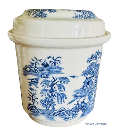 Japanese-Style Ceramic Tea Canister – Hand-Painted Blue & White Porcelain Container – Sealed Storage For Tea, Sugar & More