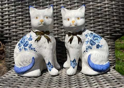 Pair Blue Chintz Roses English Transferware Staffordshire Mantle Cats w/ Bows RARE