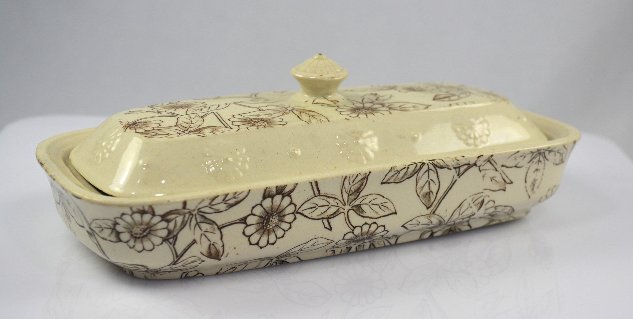 Antique English Victorian Aesthetic Movement Razor Toothbrush Box Brow