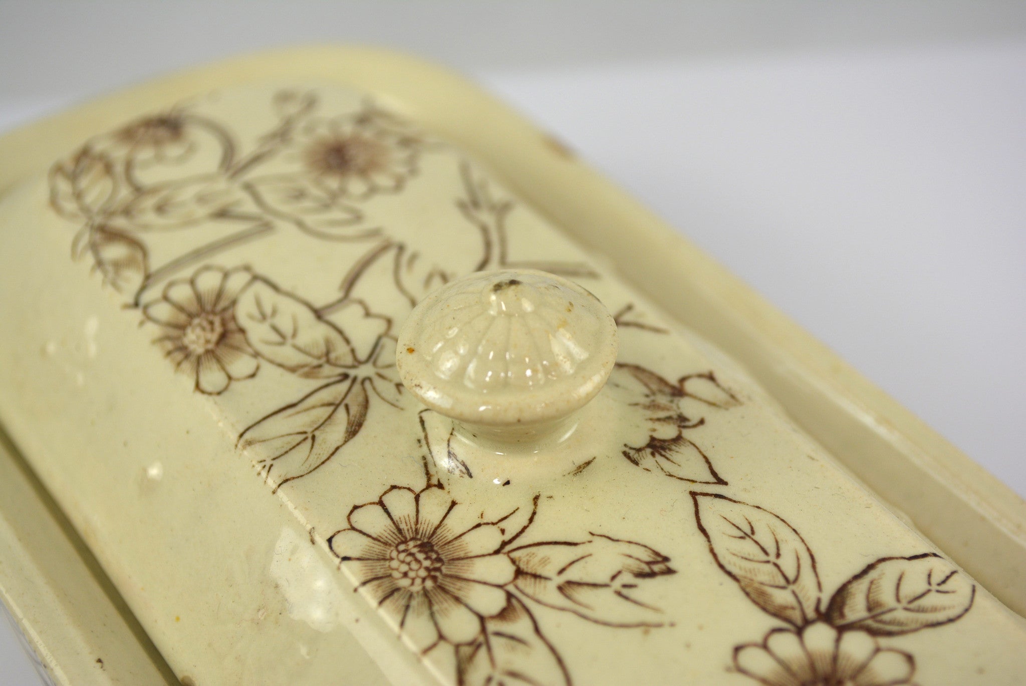Antique English Victorian Aesthetic Movement Razor Toothbrush Box Brow