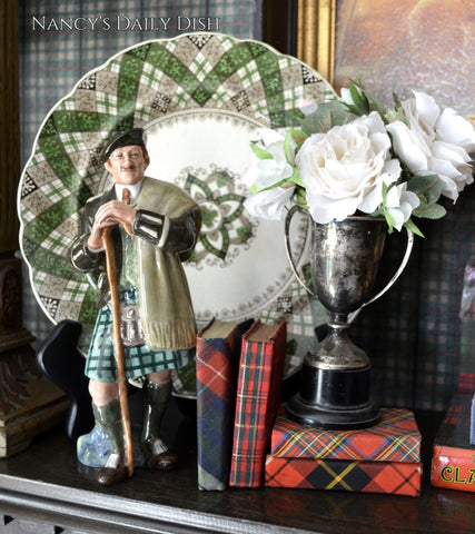 Vintage Royal Doulton Scottish Figurine The Laird in full Tartan Plaid Kilt