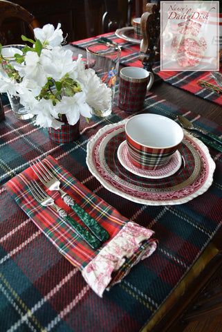 Tartan Plaid Red & Green Christmas Dinner Plates Set of 4 NEW 222 Fift